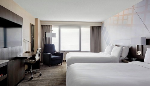 Executive Room, 2 Double Beds (Mobility Accessible, Roll-in Shower)