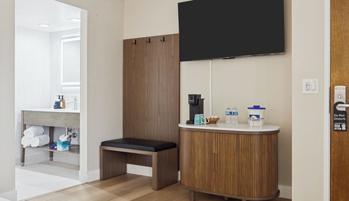 Standard Room, 1 King Bed