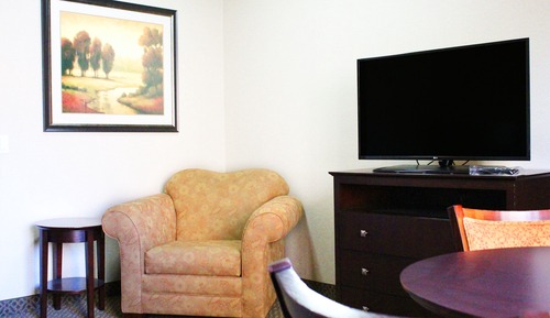 Suite, 1 Queen Bed with Sofa bed, Accessible