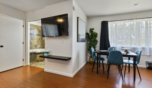 Signature Studio Suite, 1 King Bed with Sofa bed