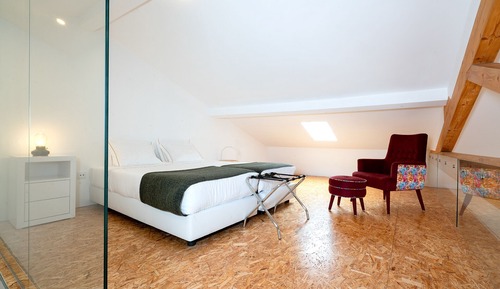 Deluxe Duplex, 2 Bedrooms, 2 Bathrooms