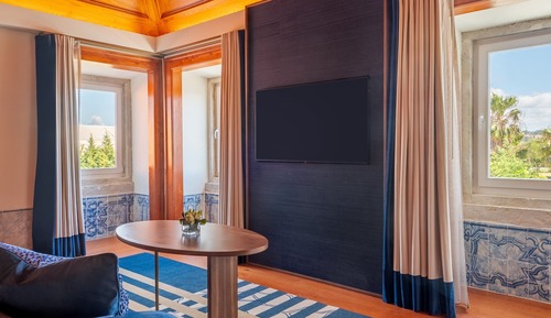 Suite (Governor)