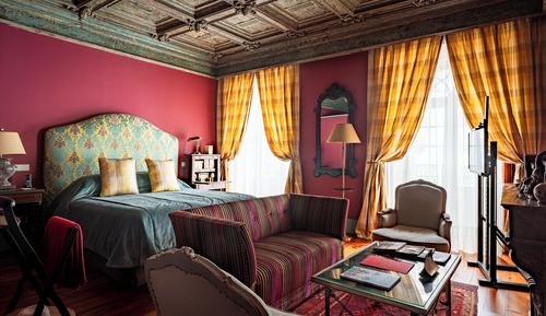 Suite, City View