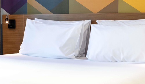Standard Room, 1 Queen Bed