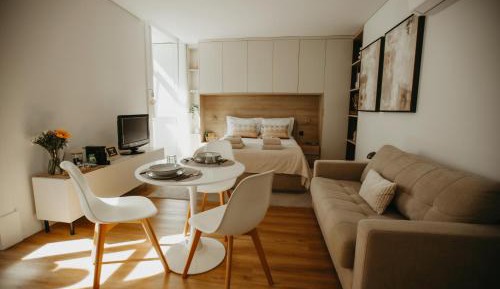 Studio Apartment with One Double Bed