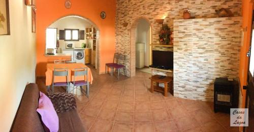 Two-Bedroom Deluxe Apartment with Balcony