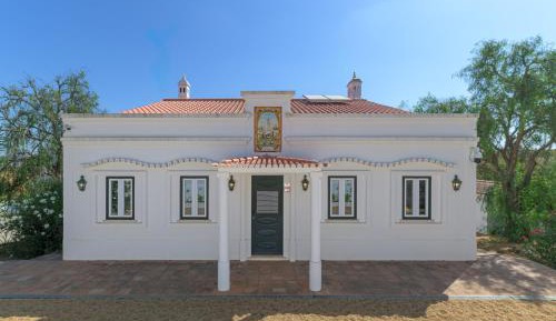Villa with Garden View