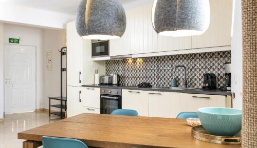 Classic One-Bedroom Apartment with King Bed