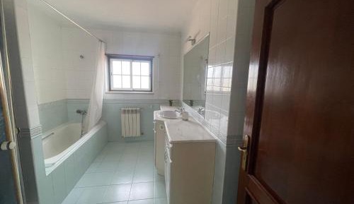Deluxe Room (2 Adults + 1 Child)