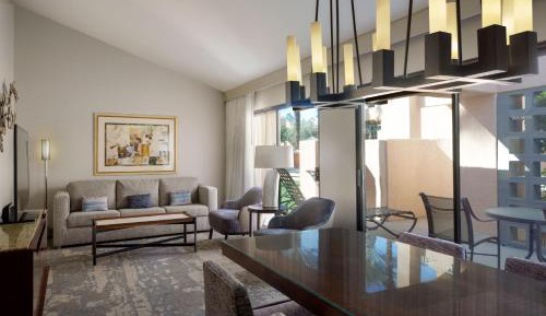 Executive Suite, 1 Bedroom Executive Suite, 1 King, Sofa bed