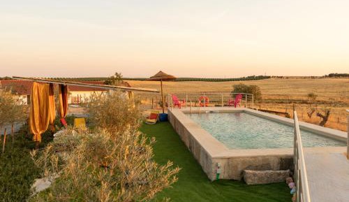 Two-Bedroom Deluxe Apartment with Garden View
