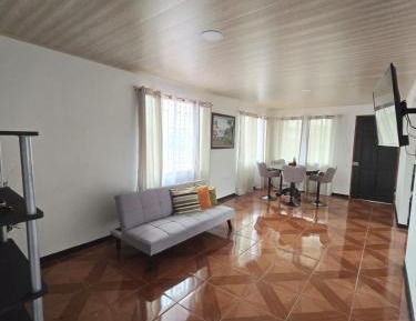 Apartment with Mountain View