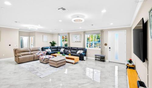 Six-Bedroom House
