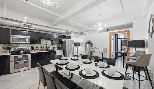 Four-Bedroom Luxury Apartment