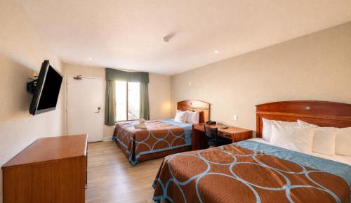 Deluxe Queen Room with Two Queen Beds