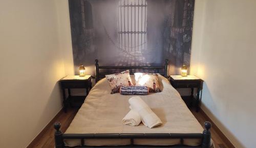 Standard Double Room with Shared Bathroom