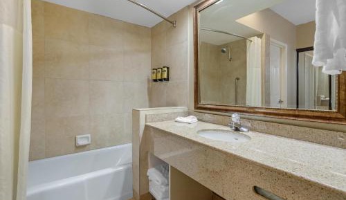 Queen Room with Two Queen Beds - Upstairs/Non-Smoking