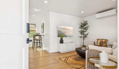 One-Bedroom Premier Apartment