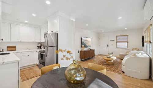 One-Bedroom Deluxe Apartment