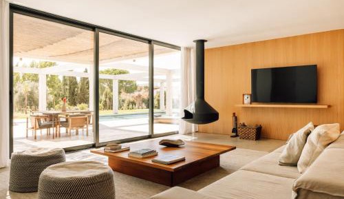 Lake Three-bedroom Villa w/ Private Pool