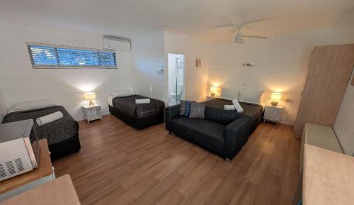 Deluxe Family Room
