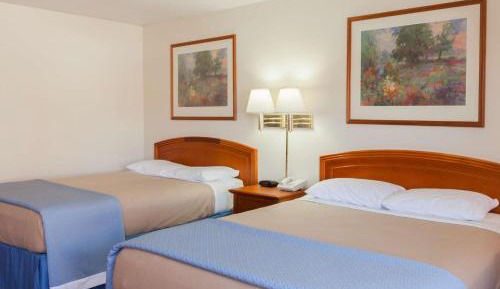 Queen Room with Two Queen Beds - Non-Smoking