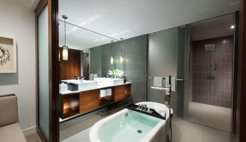 One-Bedroom Suite with Garden View