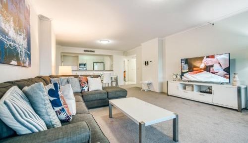 Two-Bedroom Apartment with Partial Ocean View - Low Floor