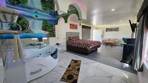 King Suite with Spa Bath - Non-Smoking