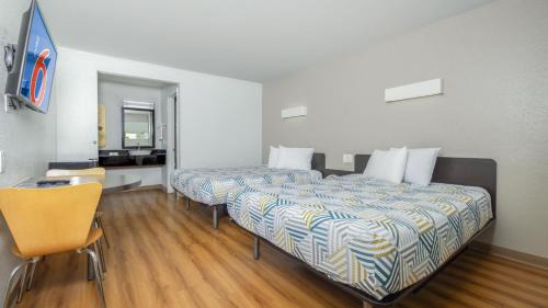 Deluxe Queen Room with Two Queen Beds