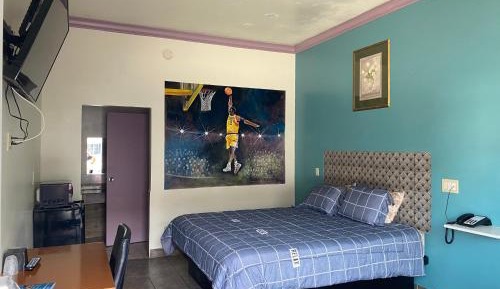 Deluxe King Room - Non-Smoking