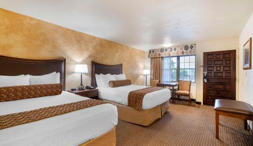 Queen Room with Two Queen Beds - Non-Smoking