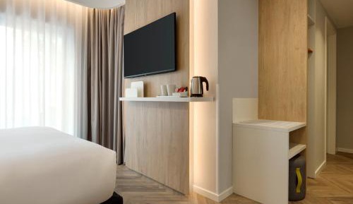 Standard Queen Room with Balcony