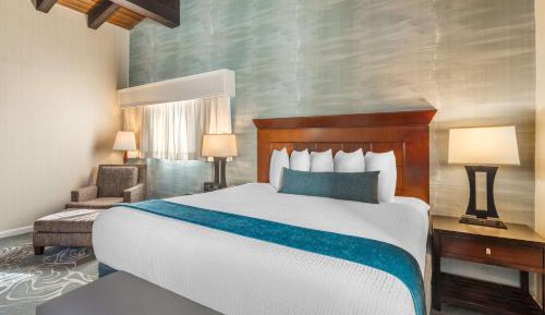 King Suite with Sofa Bed - Non-Smoking