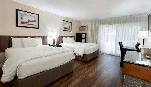 Deluxe Queen Room with Two Queen Beds Downstairs