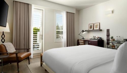 King Room with Balcony and City View