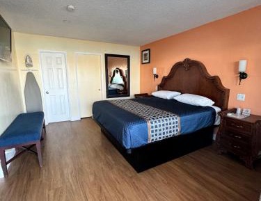 King Room - Non-Smoking