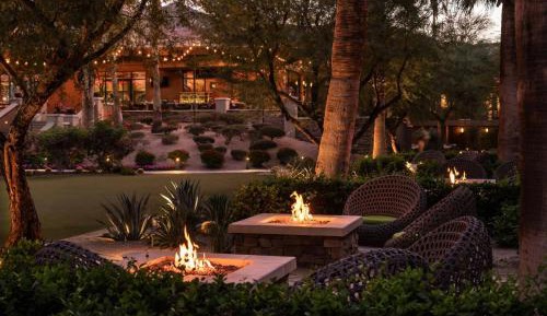 Terrace Firepit Room - 2 Queens 