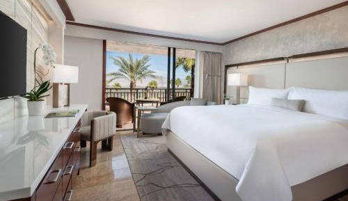 Deluxe Resort Room 1 King 