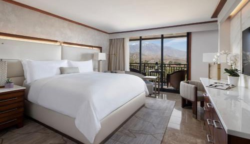  Desert View, Top Floor.