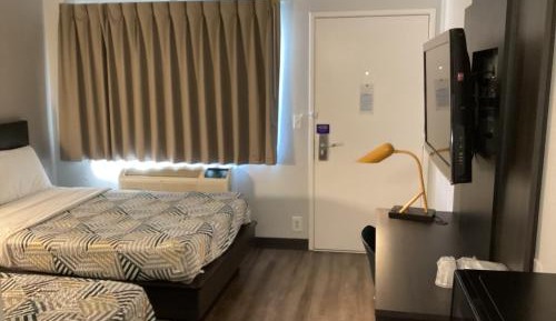2 Full Beds | Non-Smoking | Near Reno-Tahoe International Airport