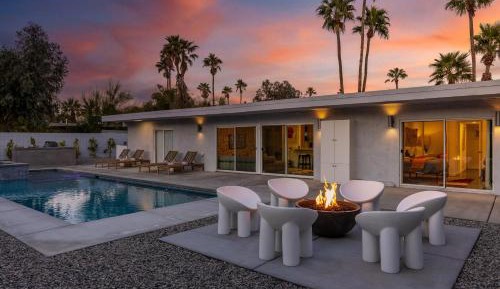 Three-Bedroom Holiday Home 