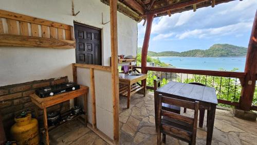 Deluxe Double Room with Balcony and Sea View