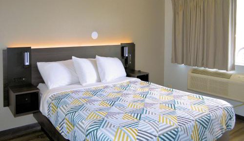 1 Queen Bed | Non-Smoking | Near Reno-Tahoe International Airport