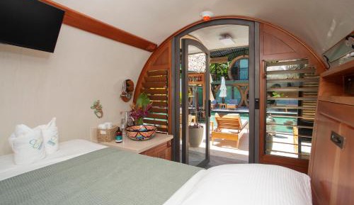 Double Room with Private External Bathroom