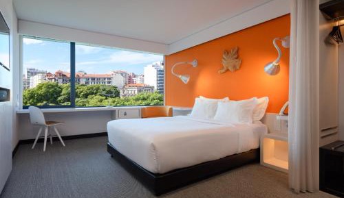 Deluxe Double or Twin Room with City View