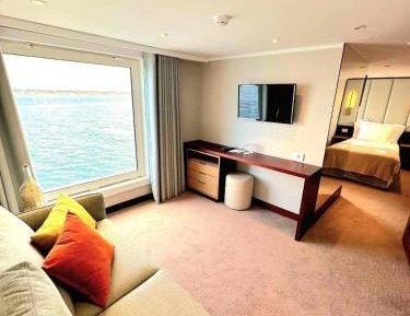 Cabin Suite with Ria View