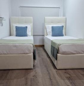 Double Room (1 Adult + 1 Child)