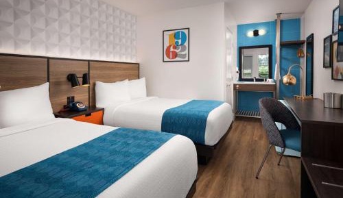 1 Queen Bed | Mobility Accessible - Oceanside - New 60s Retro-Style Decor