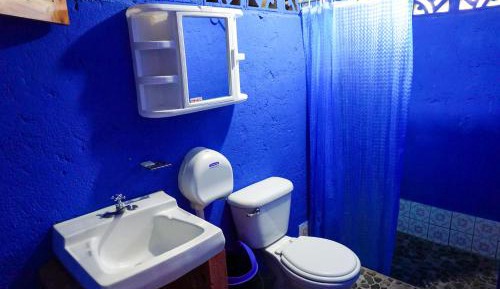 Habitacion Matrimonial con Baño Compartido